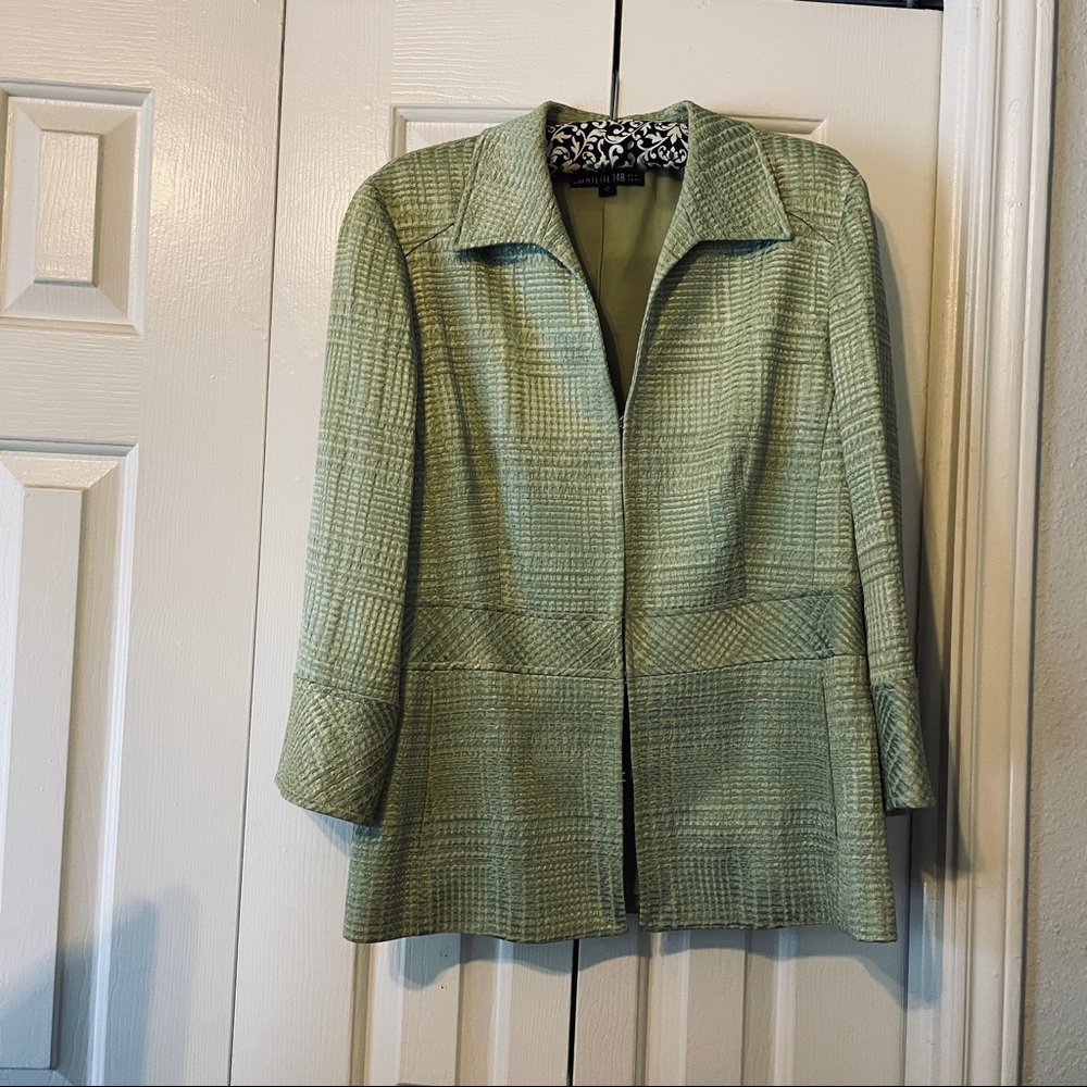 Lafayette 148 light green lined blazer size 12, pockets and slit sleeves
